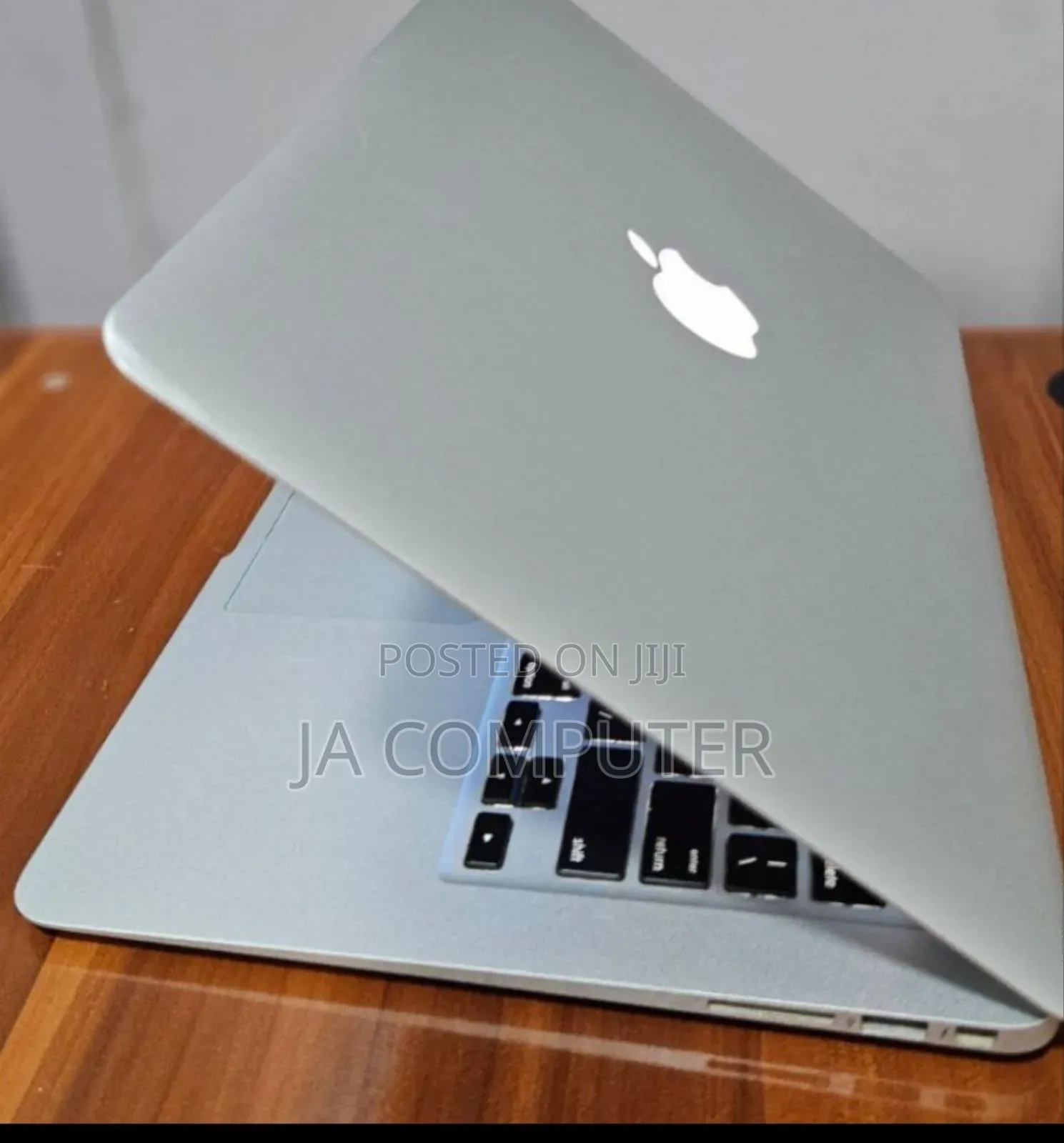 New Laptop Apple MacBook Air 2017 8GB Intel Core I5 SSD 128GB