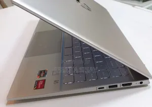 New Laptop HP Pavilion 14 8GB AMD Ryzen 5 SSD 512GB