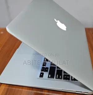 Photo - New Laptop Apple MacBook Air 2017 8GB Intel Core I5 SSD 128GB