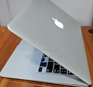 Photo - New Laptop Apple MacBook Air 2017 8GB Intel Core I5 SSD 128GB