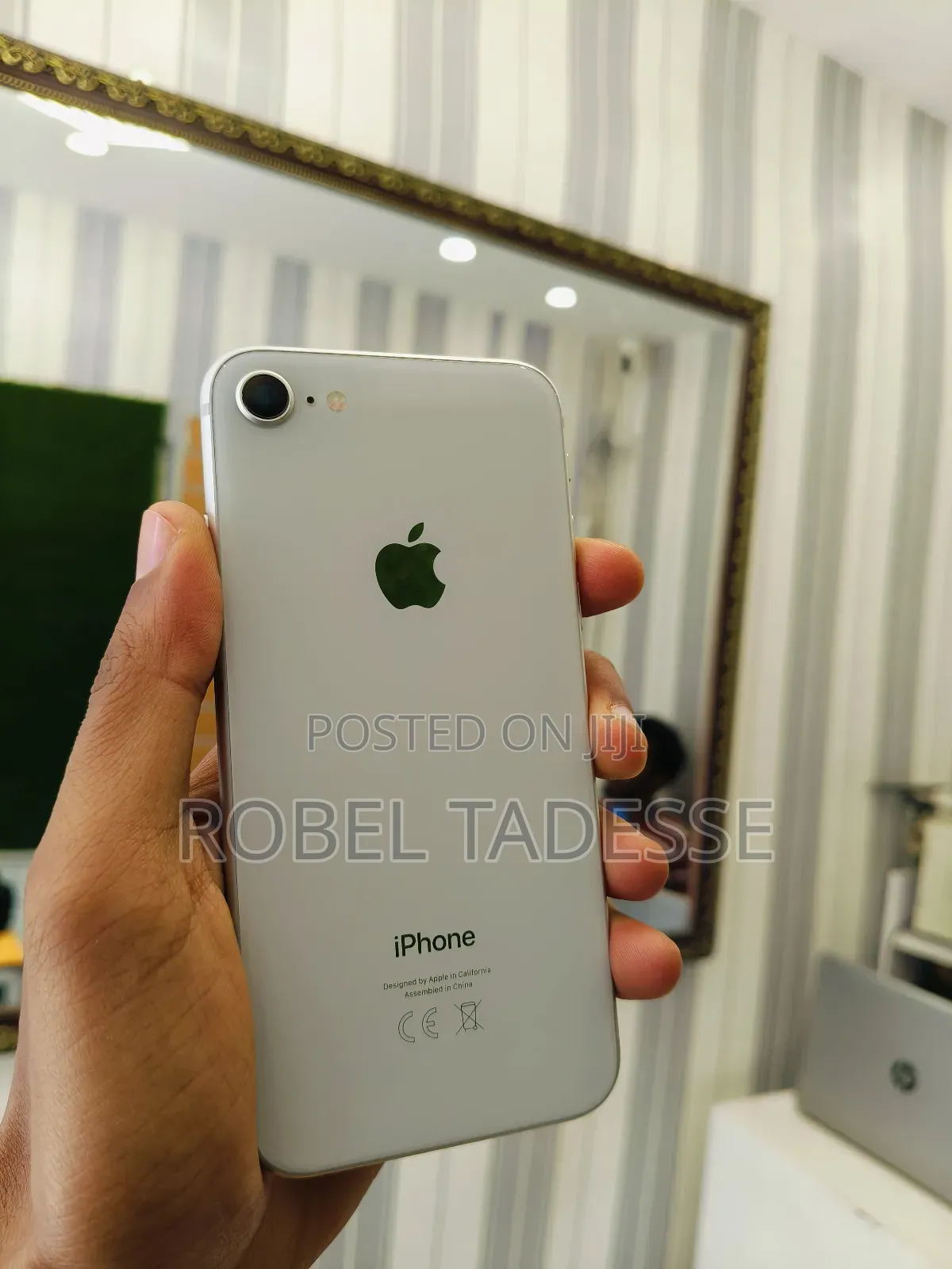 Apple iPhone 8 64 GB White