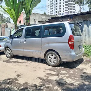 Photo - Hyundai Starex 2012 Silver