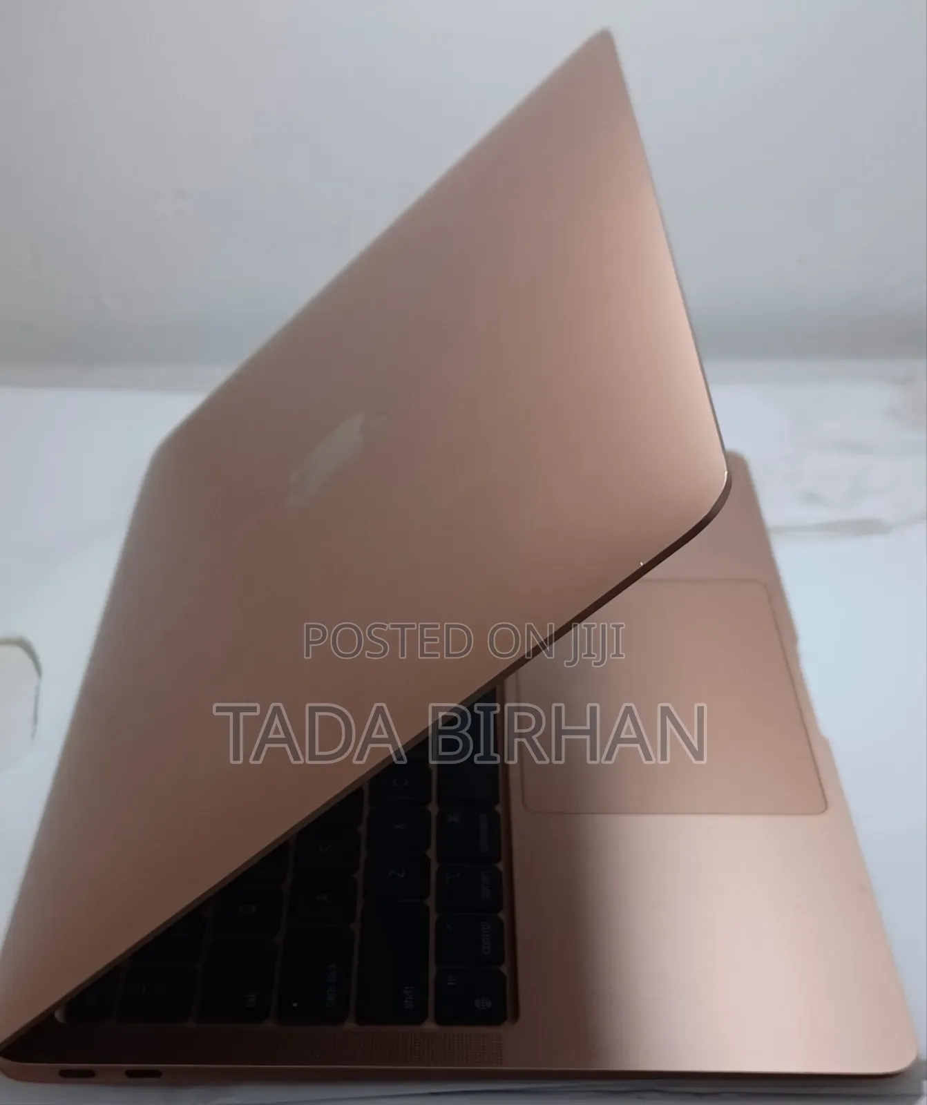 New Laptop Apple MacBook Air 2020 M1 8GB Apple M1 SSD 256GB