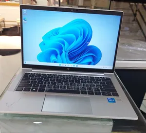 New Laptop HP EliteBook 830 G8 8GB Intel Core I5 SSD 512GB