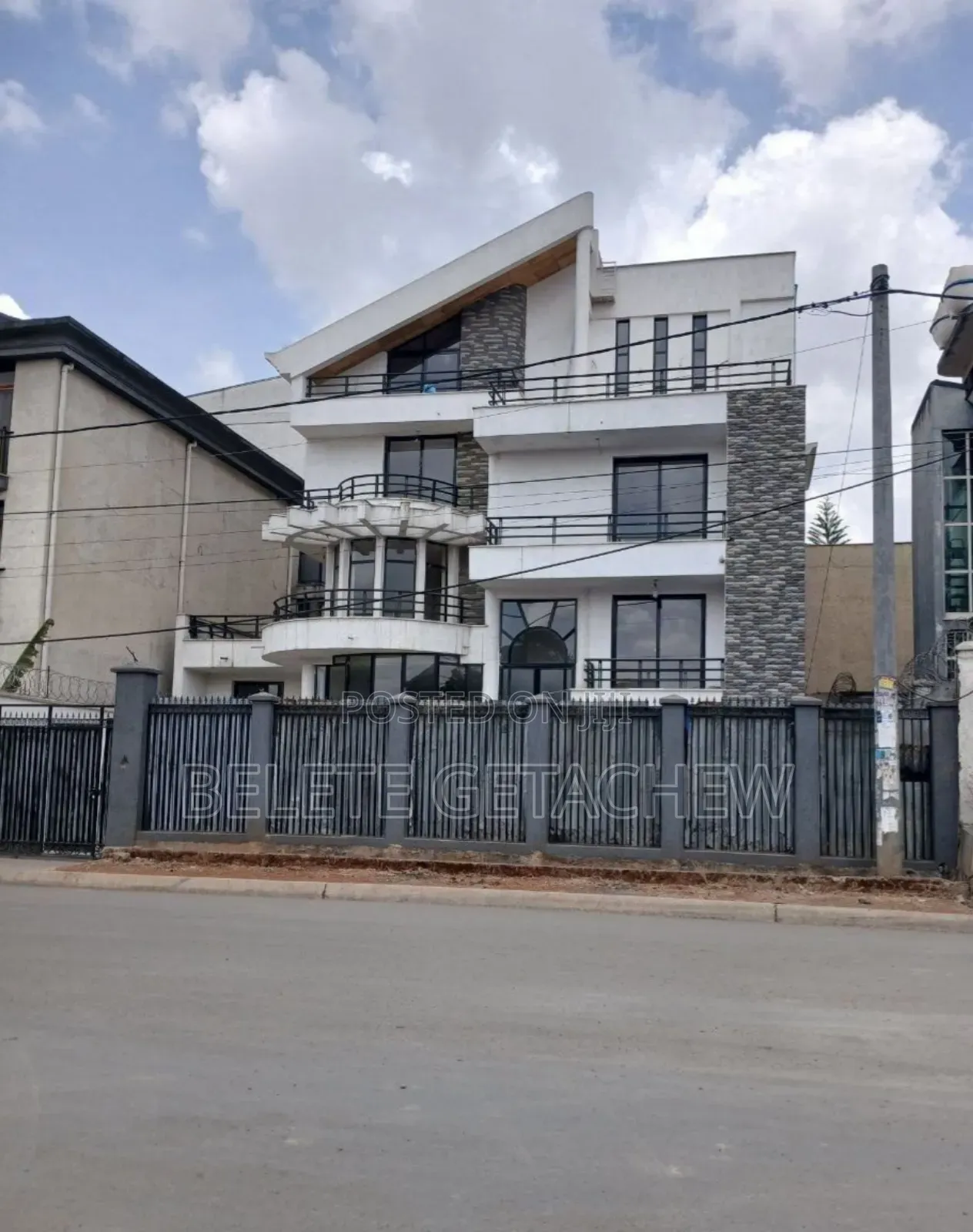 8bdrm House in Semit Fyelbet, G+3, Bole for sale