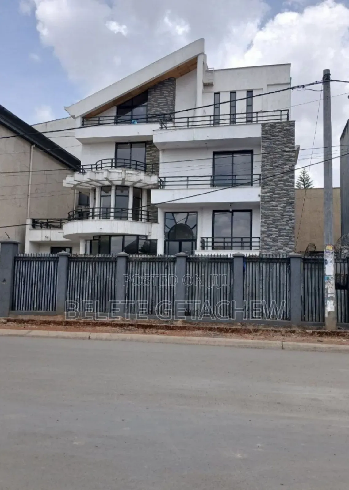 8bdrm House in Semit Fyelbet, G+3, Bole for sale