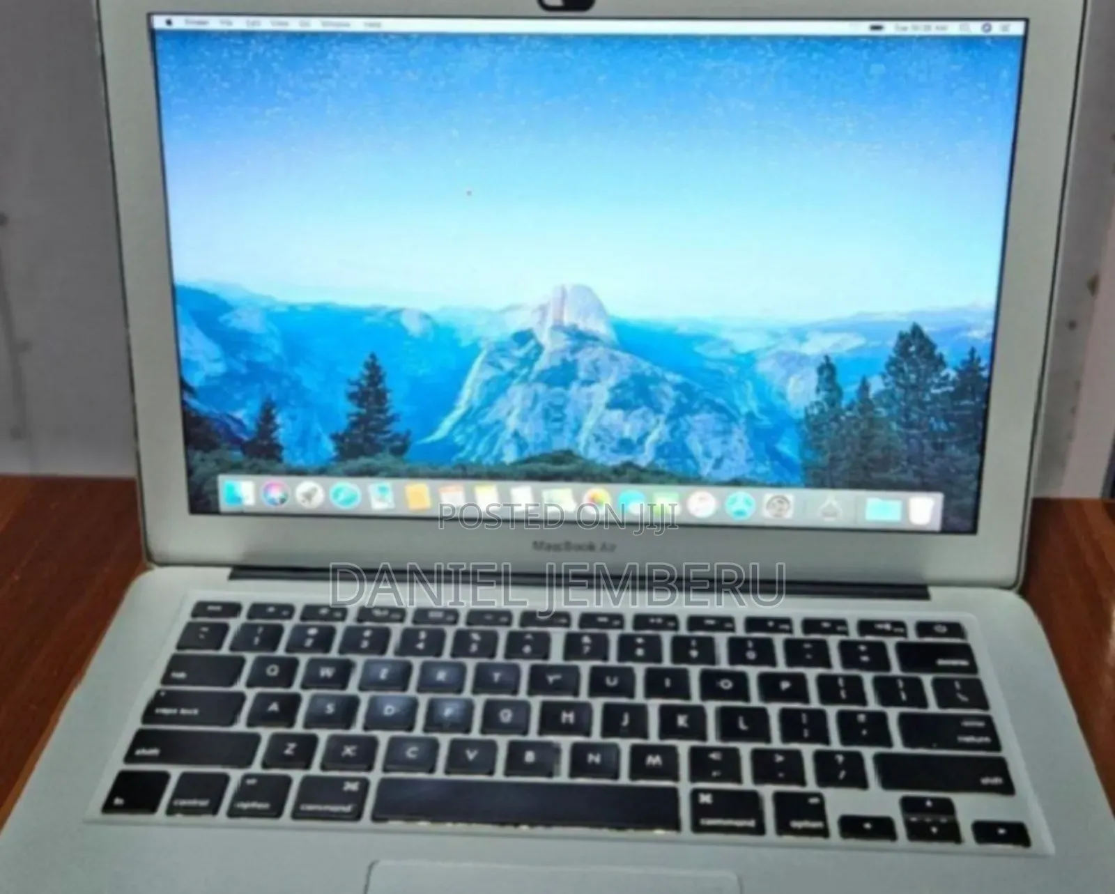 New Laptop Apple MacBook Pro 2017 8GB Intel Core I5 SSD 128GB