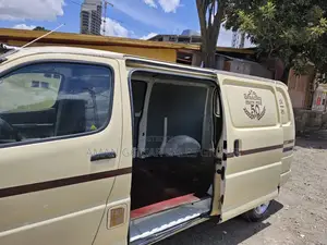 Toyota HiAce 2010 Orange