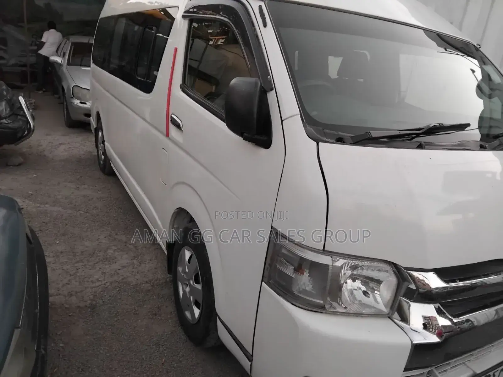 Toyota HiAce 2015 White