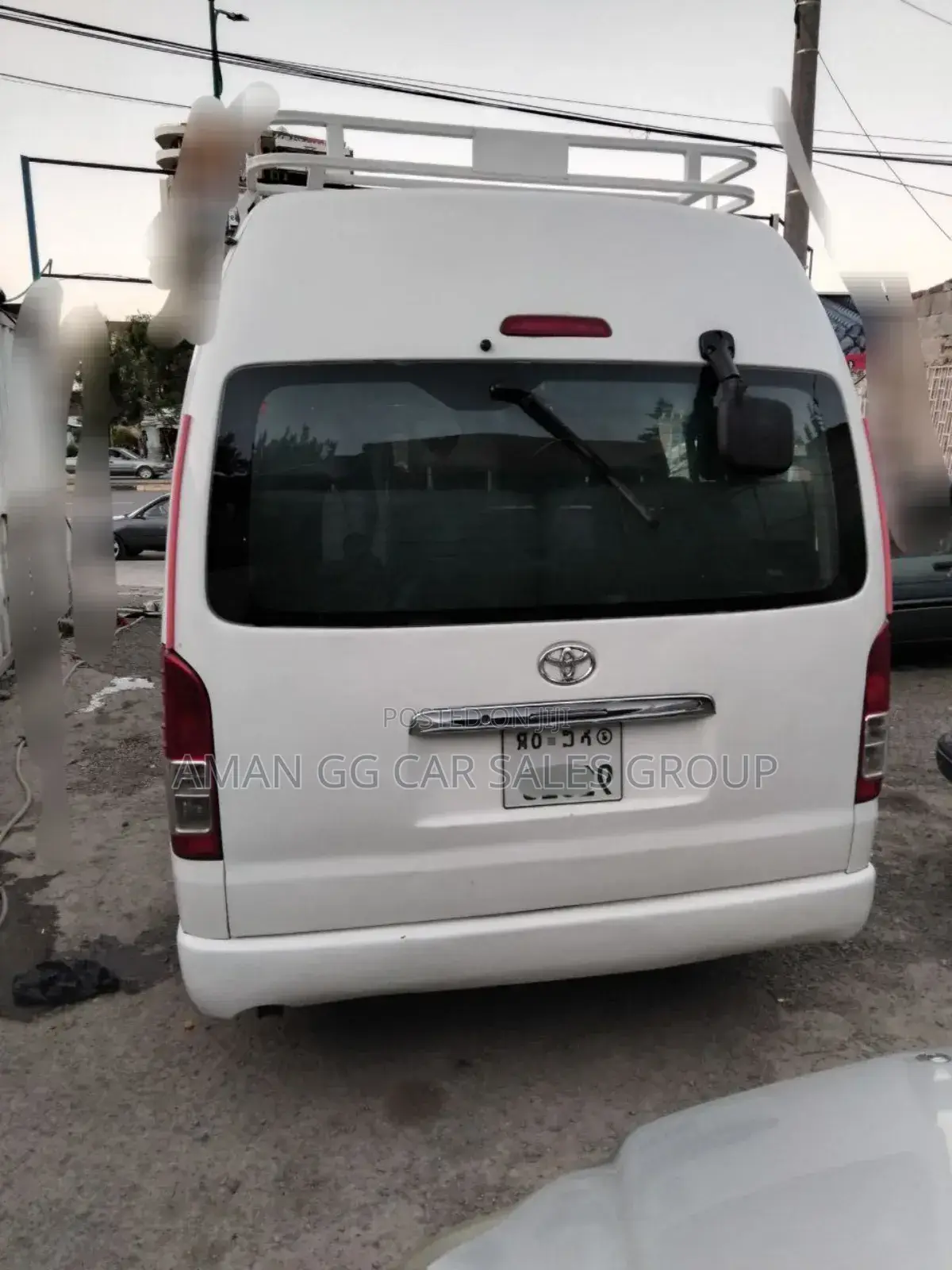 Toyota HiAce 2015 White