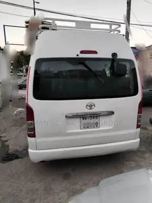Toyota HiAce 2015 White