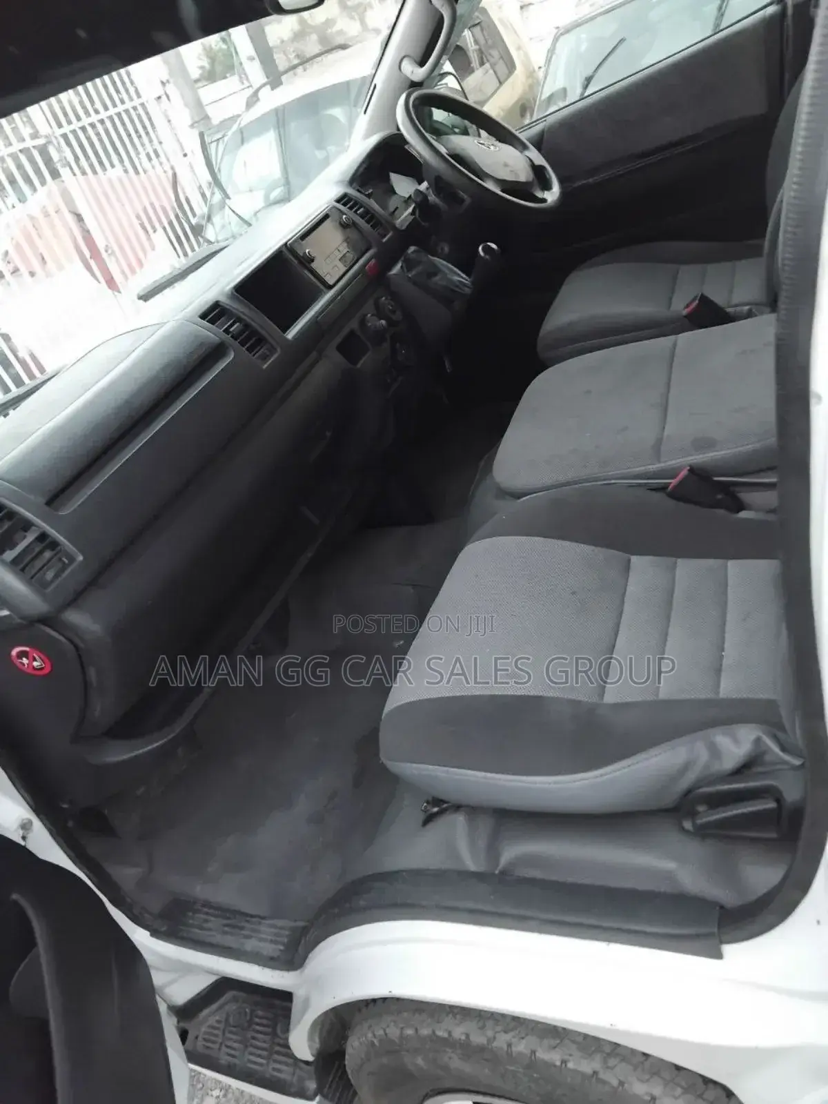 Toyota HiAce 2015 White