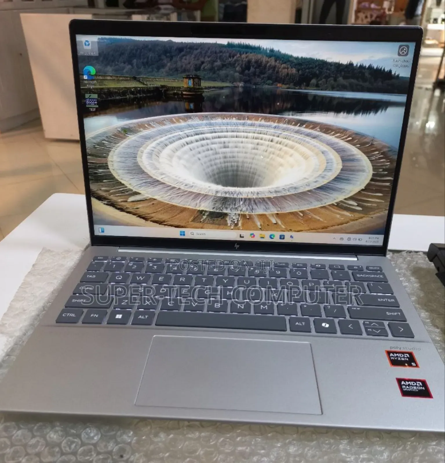New Laptop HP Pavilion 13 16GB AMD Ryzen 5 SSD 512GB