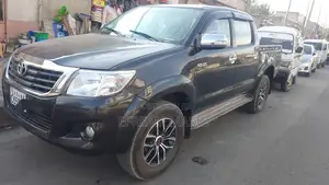 Toyota Hilux 2015 Black