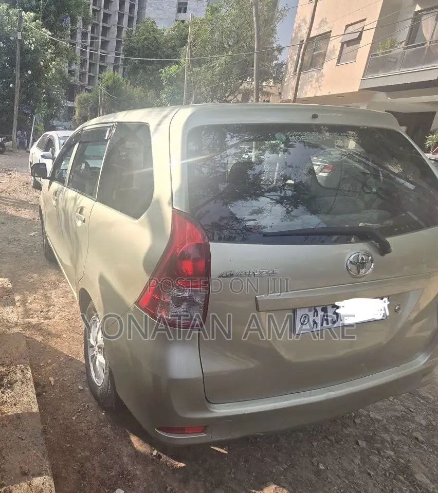 Toyota Avanza 2013 Black