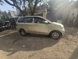 Toyota Avanza 2013 Black