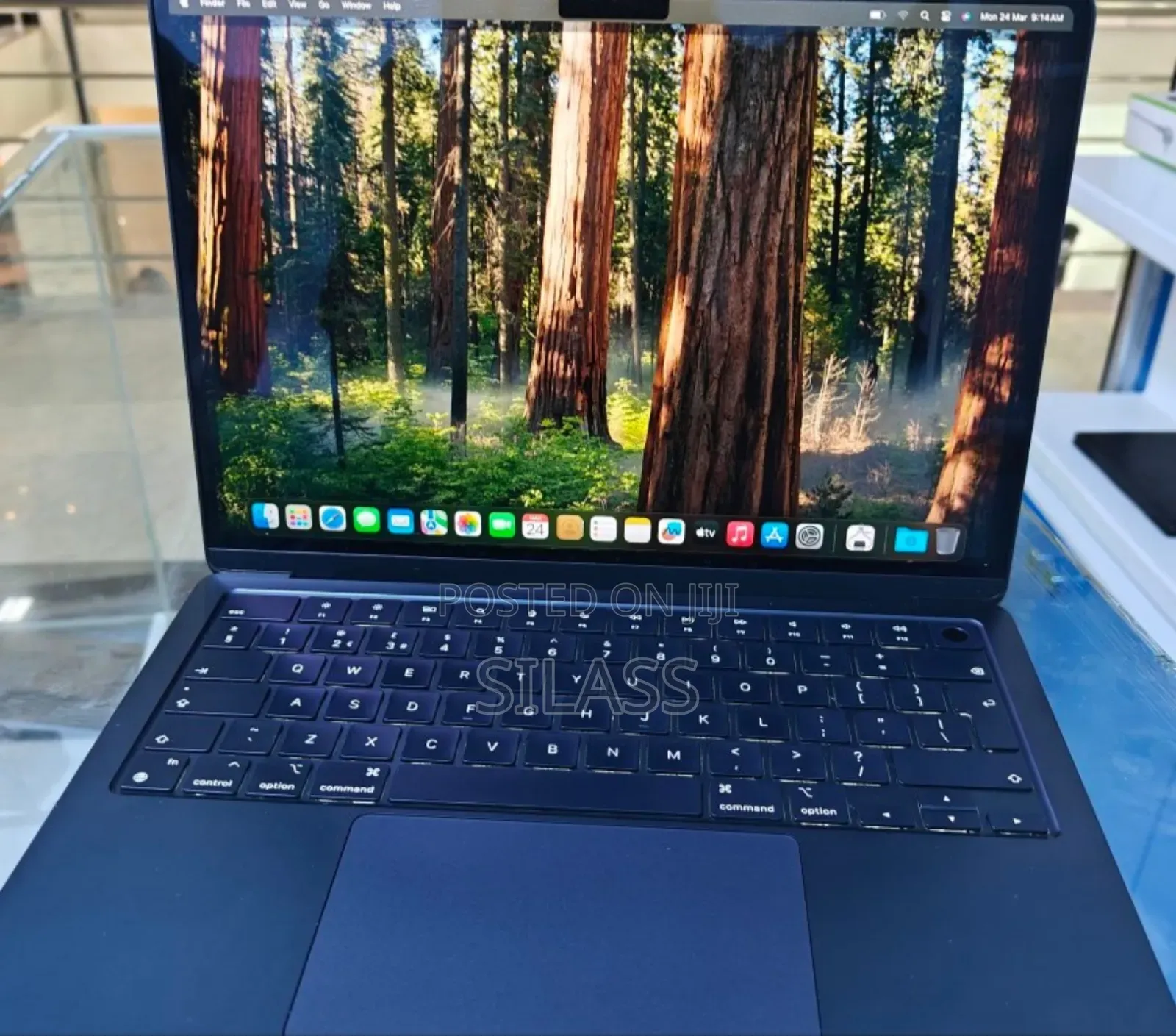 New Laptop Apple MacBook Air 2024 M3 13-Inch 8GB Apple M3 SSD 256GB