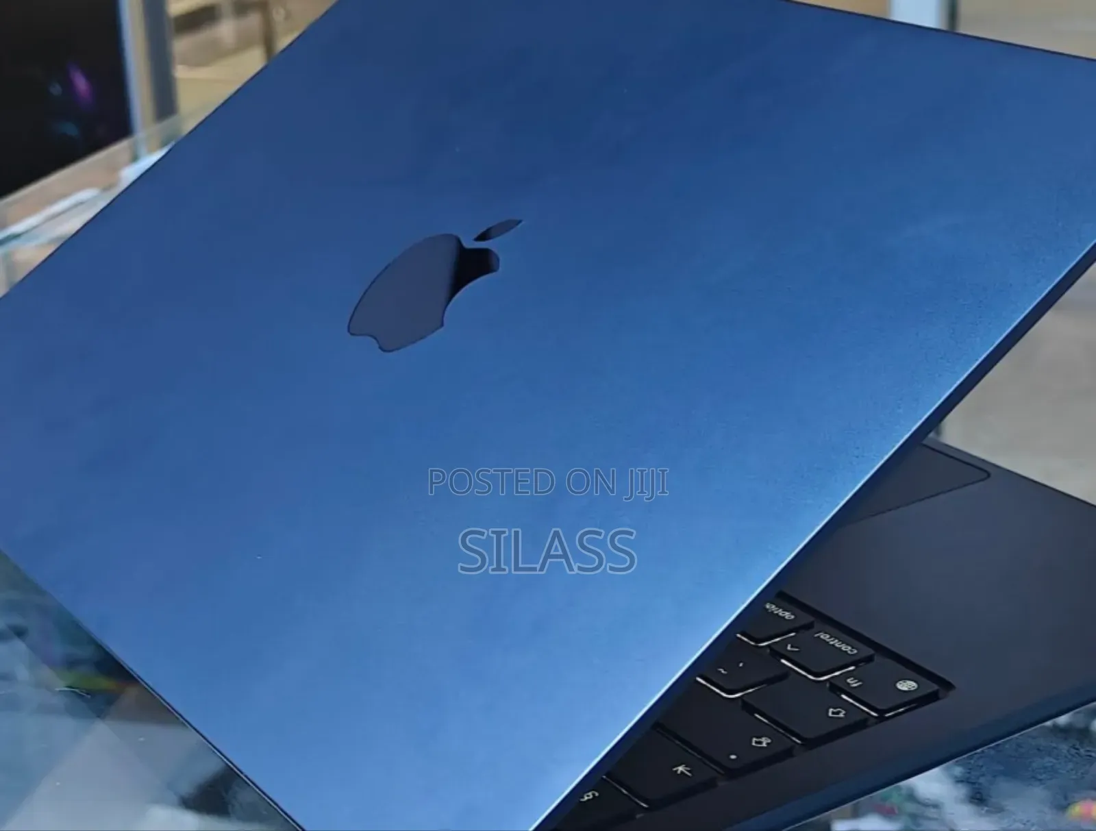 New Laptop Apple MacBook Air 2024 M3 13-Inch 8GB Apple M3 SSD 256GB