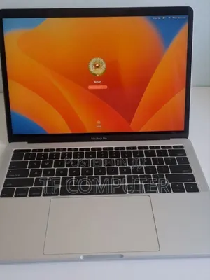 New Laptop Apple MacBook Pro 2017 8GB Intel Core I5 SSD 128GB