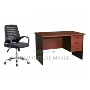 Photo - Modern Table and Chair