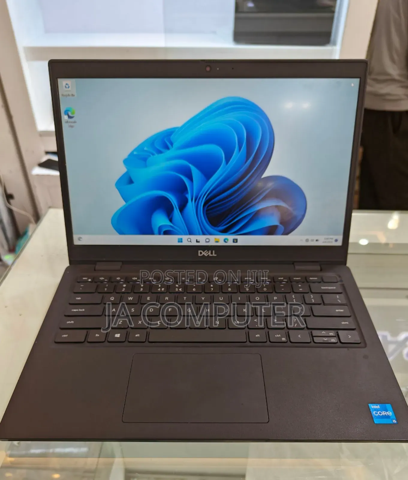 New Laptop Dell Latitude 5310 8GB Intel Core I5 SSD 256GB