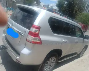 Toyota Land Cruiser Prado 2016 Silver