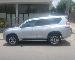 Toyota Land Cruiser Prado 2016 Silver