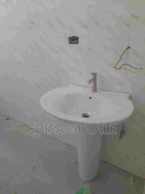 Furnished 4bdrm Apartment in Yeka for sale