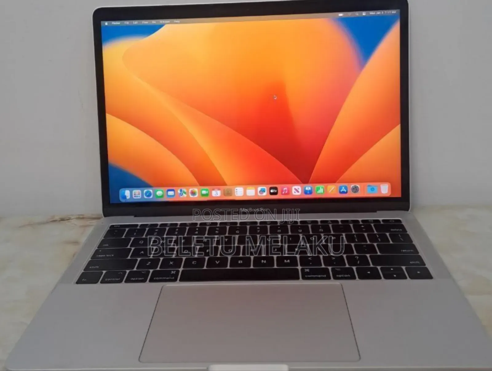 New Laptop Apple MacBook Pro 2017 8GB Intel Core I5 SSD 128GB