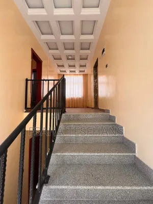 5bdrm House in House, Yeka for rent