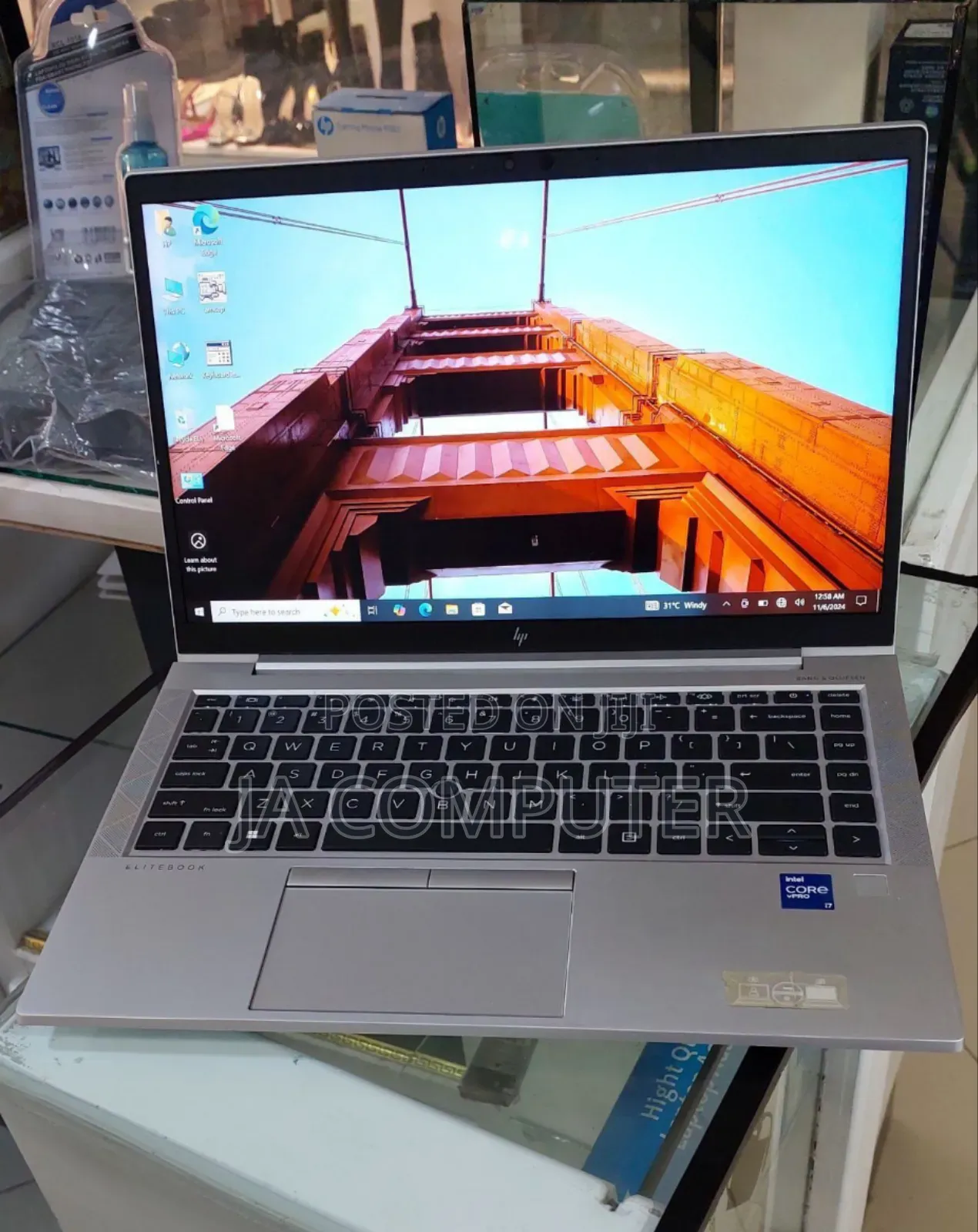 New Laptop HP EliteBook 840 G8 16GB Intel Core I5 SSD 512GB