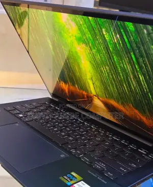 New Laptop Asus 16GB Intel Core I7 SSD 1T