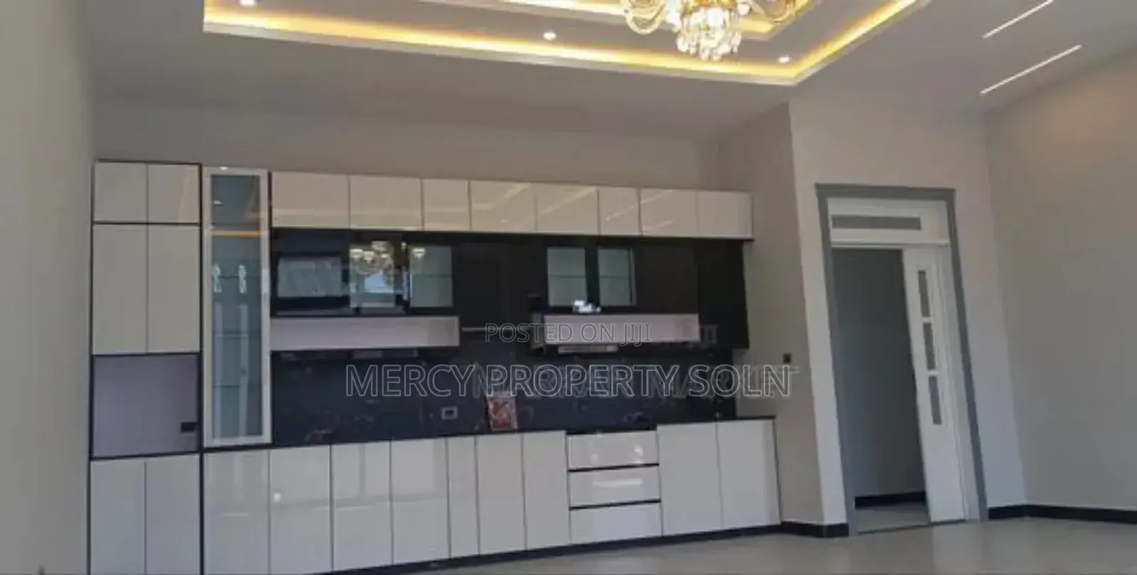 Furnished 5bdrm Villa in Bole for sale