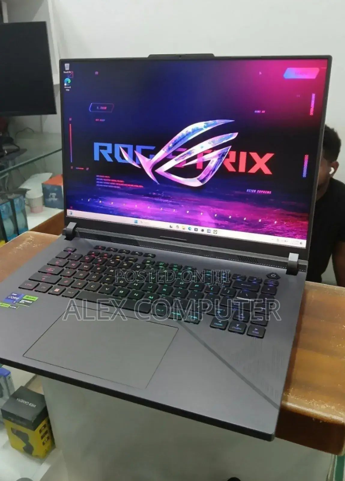 New Laptop Asus ROG Strix G15 32GB Intel Core I9 SSD 1T