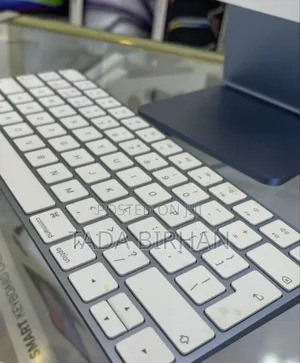 New Desktop Computer Apple iMac 8GB Intel Core M3 SSD 256GB