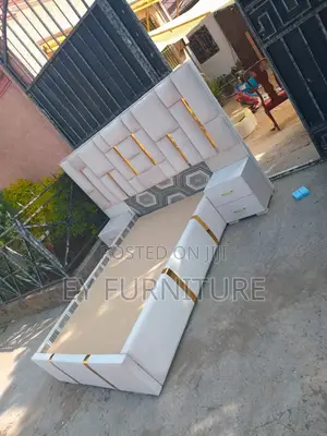 ዘመንኛ አልጋ ባለ ጋንች