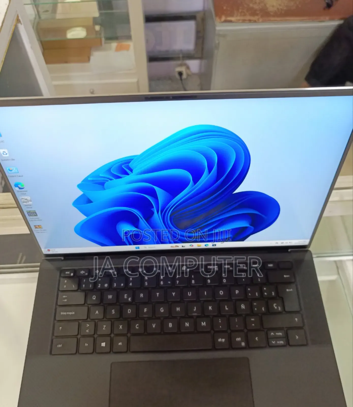 New Laptop Dell XPS 15 16GB Intel Core I7 SSD 1T