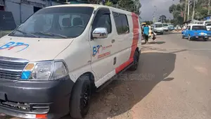 Toyota HiAce 2011 White