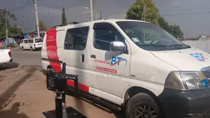 Toyota HiAce 2011 White