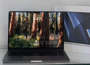 New Apple MacBook Pro 2023 M2 Max 14-Inch 16GB Apple M2 SSD 512GB