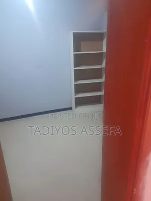 5bdrm Villa in Akaky Kaliti for rent