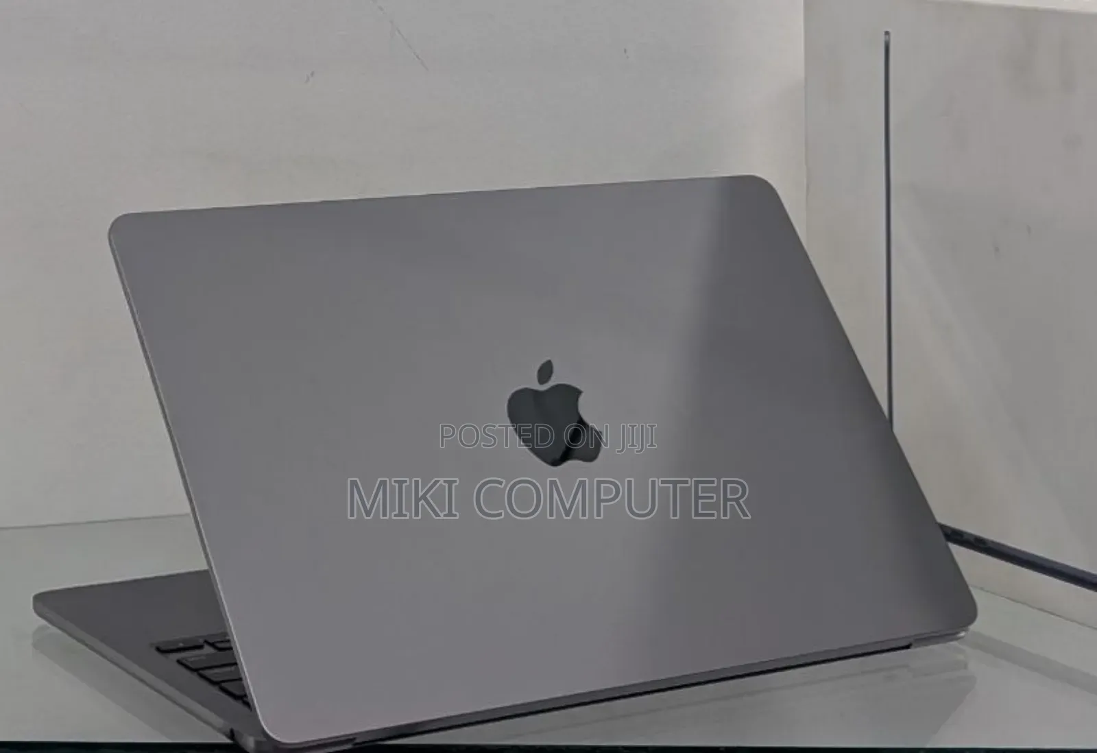 New Laptop Apple MacBook Pro 2023 M3 14-Inch 16GB Intel SSD 256GB