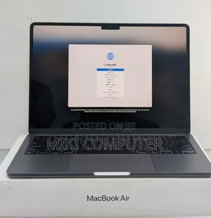New Laptop Apple MacBook Pro 2023 M3 14-Inch 16GB Intel SSD 256GB