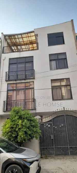 5bdrm Villa in Bole for sale