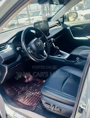 Toyota RAV4 2022 Green