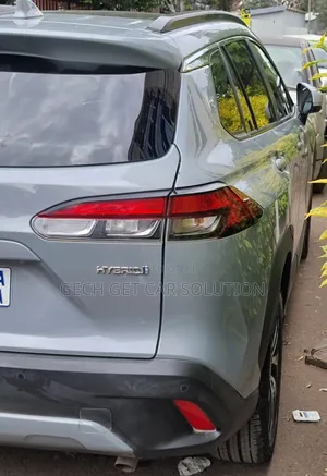 Toyota Corolla Cross Hybrid 2023 Green