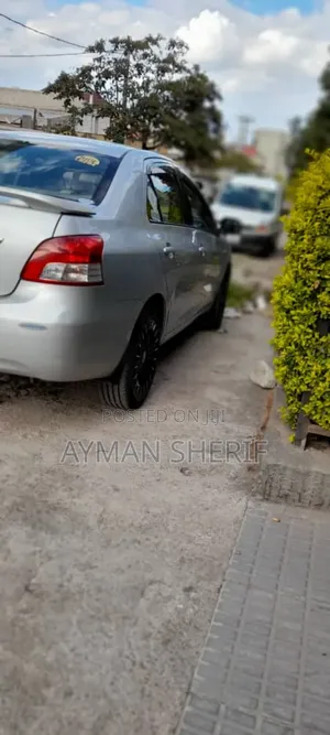 Toyota Belta 2009 Silver