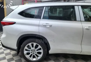 Toyota Highlander Hybrid 2024 White