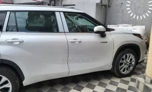 Toyota Highlander Hybrid 2024 White