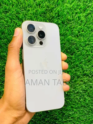 Photo - New Apple iPhone 15 Pro 128 GB Green